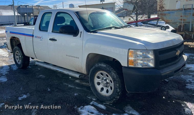 image for item OA9244 2013 Chevrolet Silverado 1500  Ext. Cab pickup truck