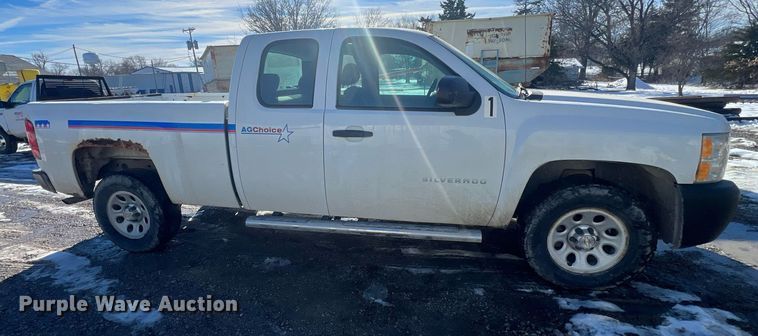 image for item OA9244 2013 Chevrolet Silverado 1500  Ext. Cab pickup truck