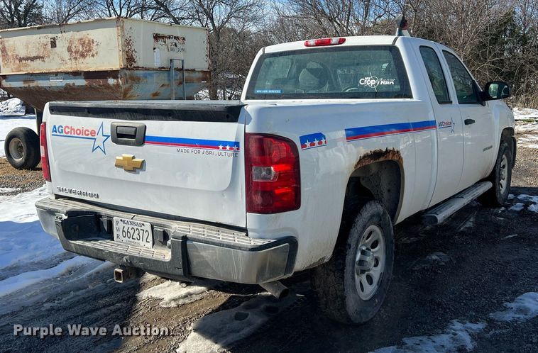 image for item OA9244 2013 Chevrolet Silverado 1500  Ext. Cab pickup truck