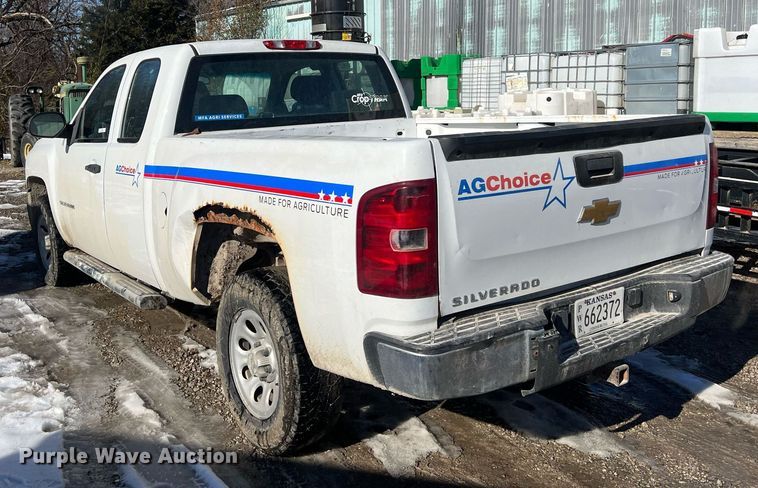 image for item OA9244 2013 Chevrolet Silverado 1500  Ext. Cab pickup truck