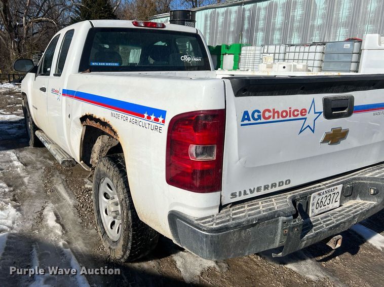 image for item OA9244 2013 Chevrolet Silverado 1500  Ext. Cab pickup truck