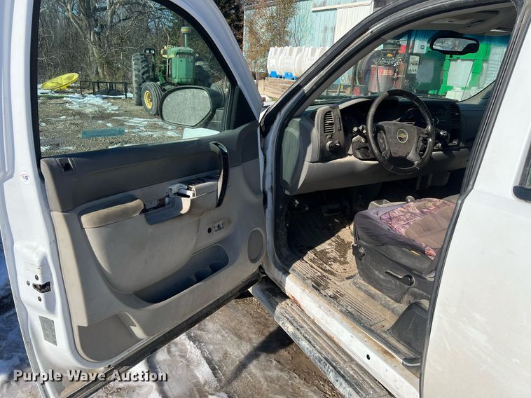 image for item OA9244 2013 Chevrolet Silverado 1500  Ext. Cab pickup truck