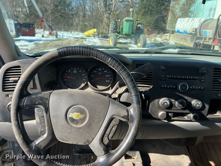 image for item OA9244 2013 Chevrolet Silverado 1500  Ext. Cab pickup truck