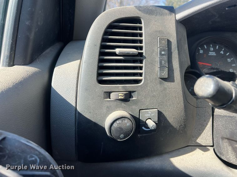 image for item OA9244 2013 Chevrolet Silverado 1500  Ext. Cab pickup truck