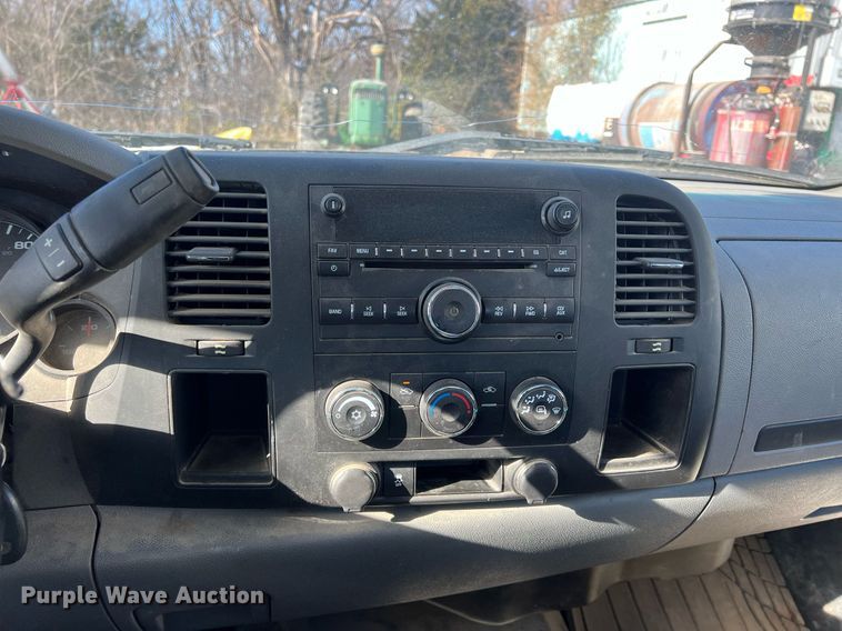 image for item OA9244 2013 Chevrolet Silverado 1500  Ext. Cab pickup truck