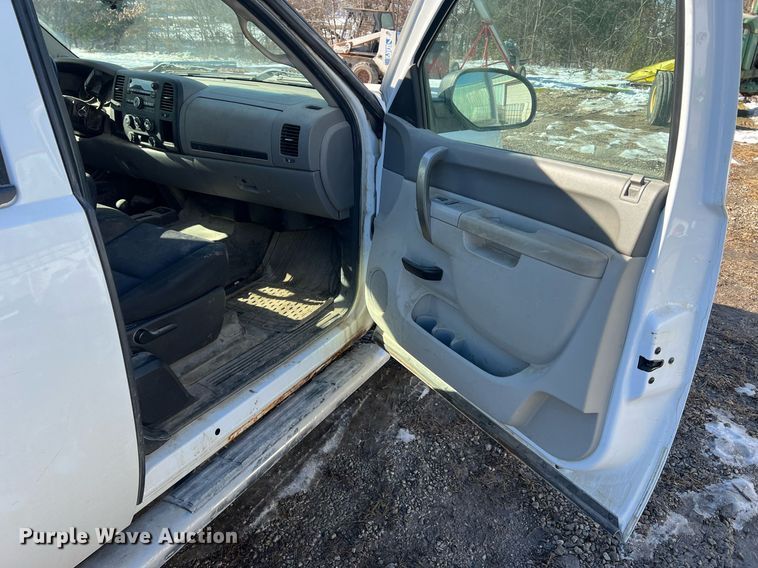 image for item OA9244 2013 Chevrolet Silverado 1500  Ext. Cab pickup truck