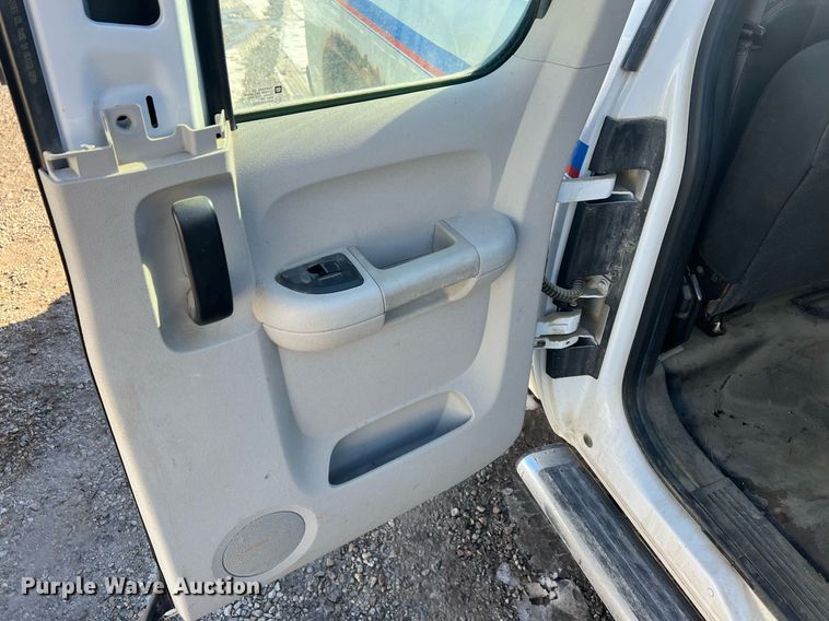 image for item OA9244 2013 Chevrolet Silverado 1500  Ext. Cab pickup truck