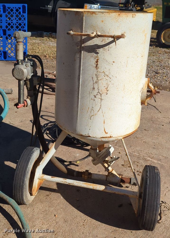 image for item OD9051 Clemco SCWB-2452  sandblaster