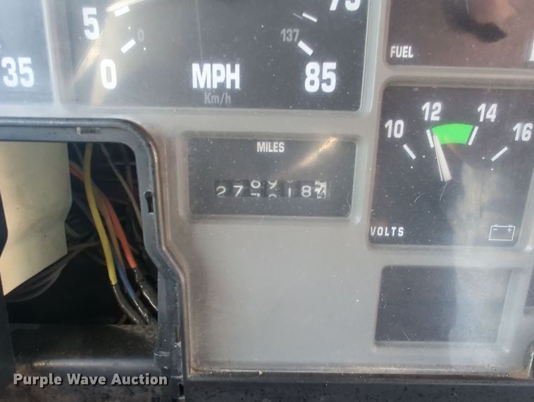 image for item OD9060 2002 International 3400  shuttle bus