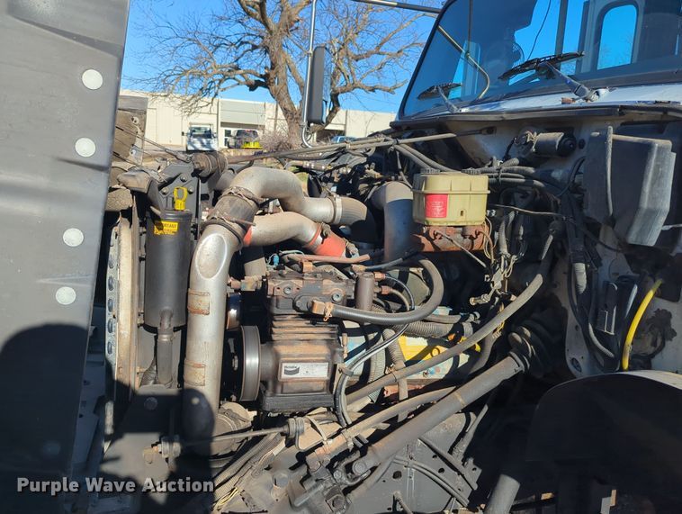 image for item OD9060 2002 International 3400  shuttle bus