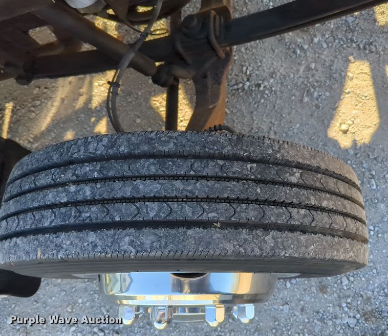 image for item OD9060 2002 International 3400  shuttle bus