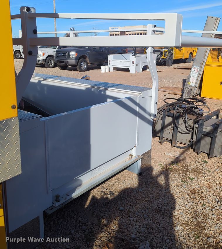 Royal utility bed in Oklahoma City, OK Item OD9098 for sale Purple Wave