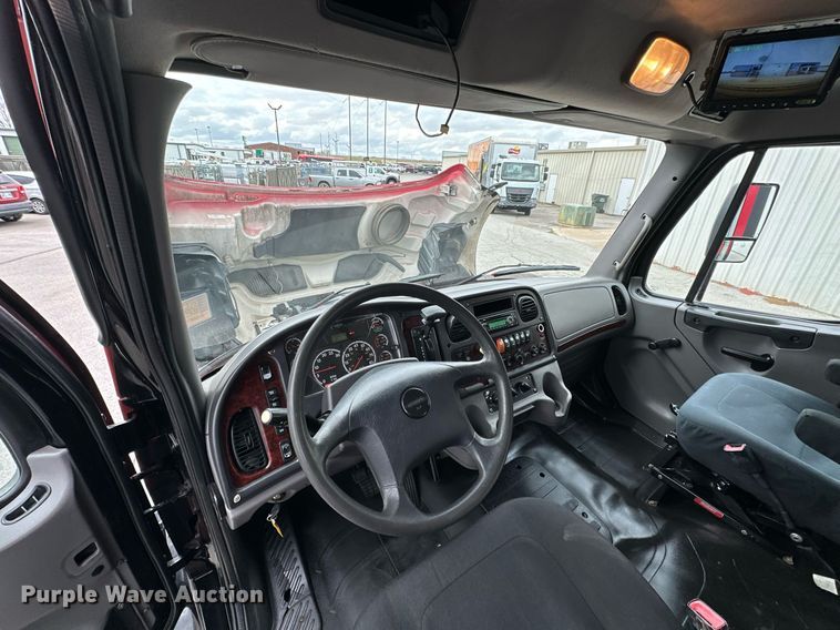 image for item OD9812 2015 Freightliner M2  shuttle bus