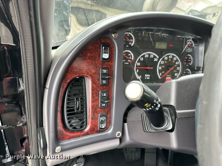 image for item OD9812 2015 Freightliner M2  shuttle bus