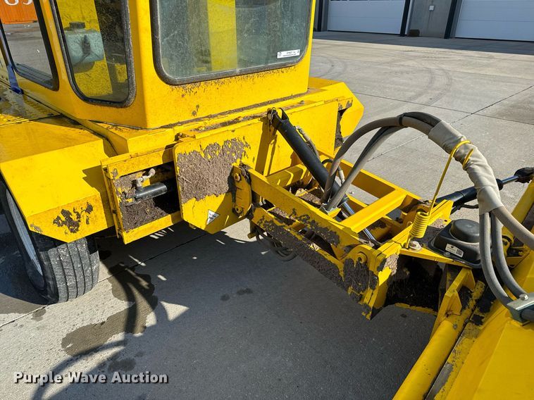 image for item OF9621 Superior Broom SM74C  broom