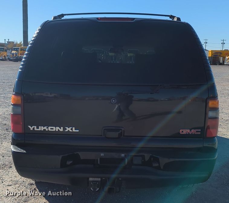 image for item OL9127 2002 GMC Yukon Denali XL  SUV