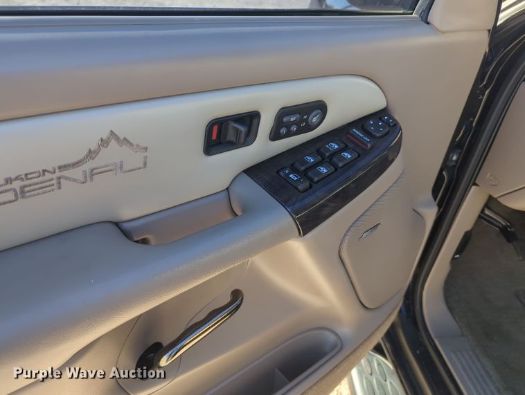 image for item OL9127 2002 GMC Yukon Denali XL  SUV