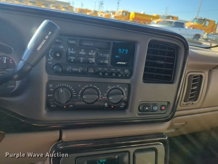 image for item OL9127 2002 GMC Yukon Denali XL  SUV