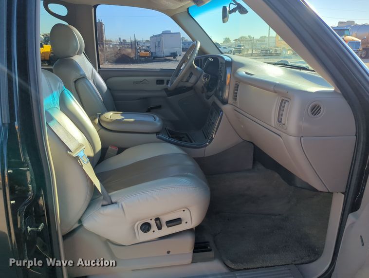 image for item OL9127 2002 GMC Yukon Denali XL  SUV