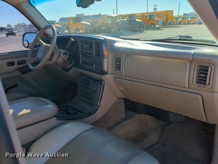 image for item OL9127 2002 GMC Yukon Denali XL  SUV