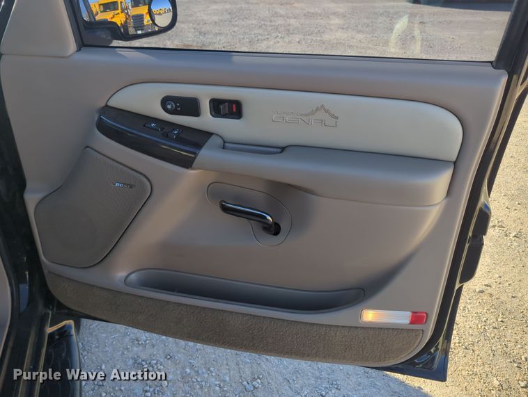 image for item OL9127 2002 GMC Yukon Denali XL  SUV