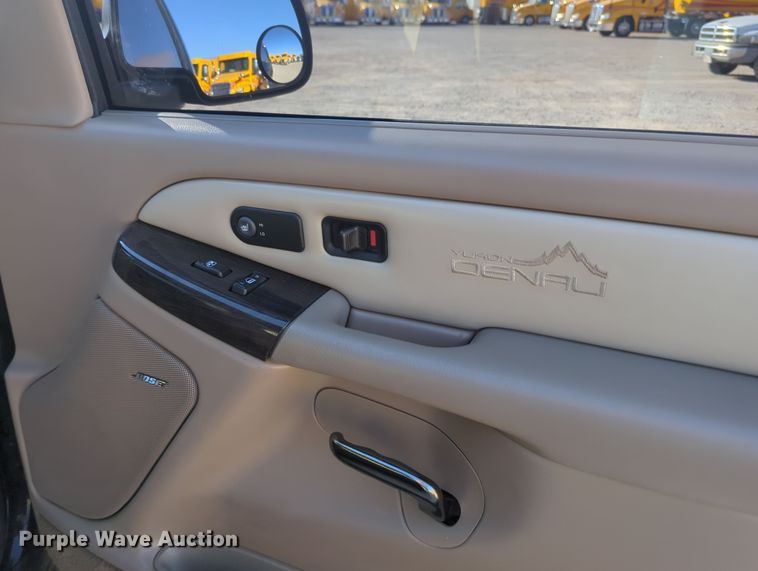 image for item OL9127 2002 GMC Yukon Denali XL  SUV