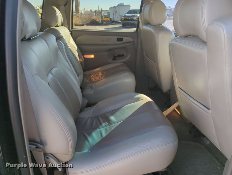 image for item OL9127 2002 GMC Yukon Denali XL  SUV