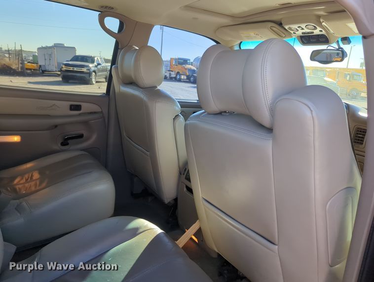 image for item OL9127 2002 GMC Yukon Denali XL  SUV