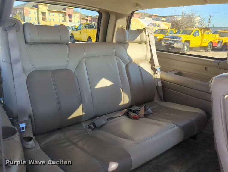 image for item OL9127 2002 GMC Yukon Denali XL  SUV