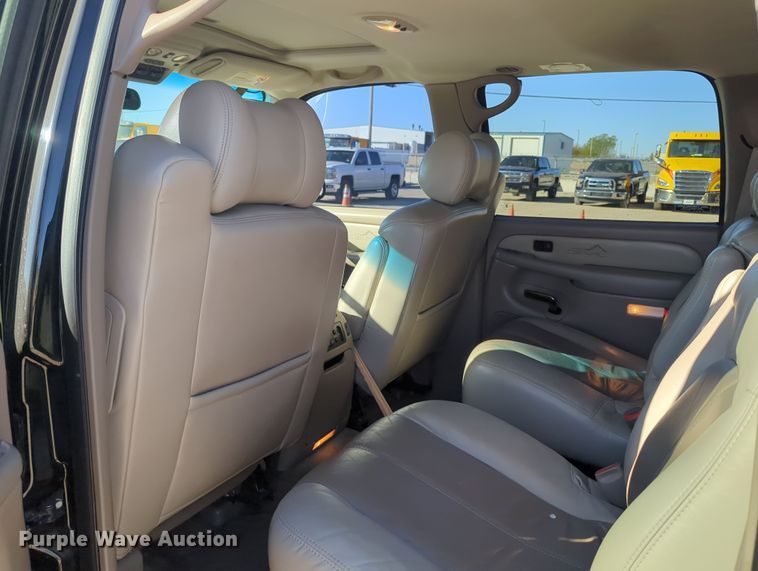 image for item OL9127 2002 GMC Yukon Denali XL  SUV