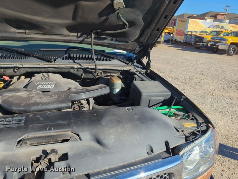 image for item OL9127 2002 GMC Yukon Denali XL  SUV