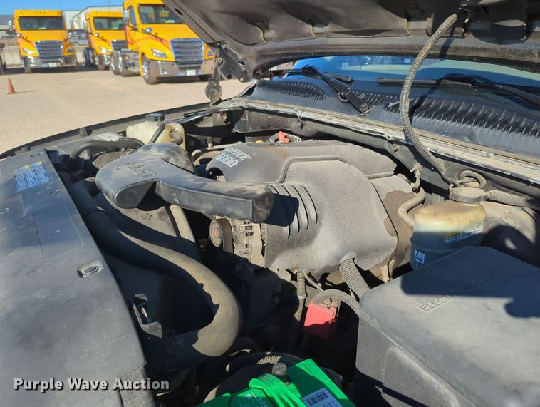 image for item OL9127 2002 GMC Yukon Denali XL  SUV