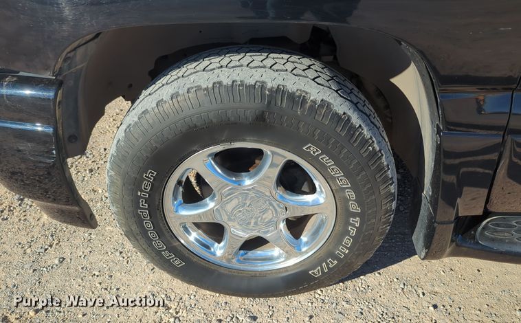 image for item OL9127 2002 GMC Yukon Denali XL  SUV