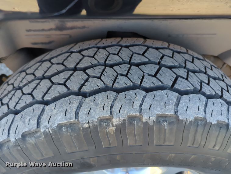 image for item OL9127 2002 GMC Yukon Denali XL  SUV