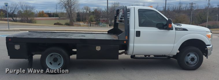 image for item OL9187 2016 Ford F350 Super Duty  flatbed pickup truck