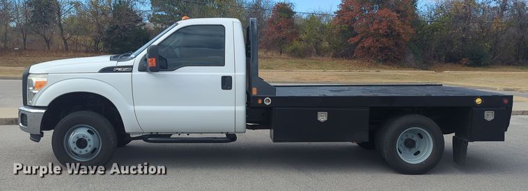 image for item OL9187 2016 Ford F350 Super Duty  flatbed pickup truck