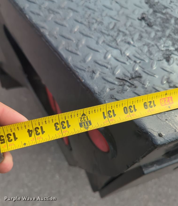 image for item OL9187 2016 Ford F350 Super Duty  flatbed pickup truck