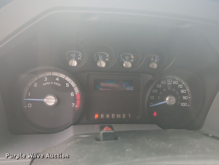 image for item OL9187 2016 Ford F350 Super Duty  flatbed pickup truck