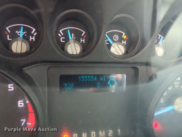 image for item OL9187 2016 Ford F350 Super Duty  flatbed pickup truck