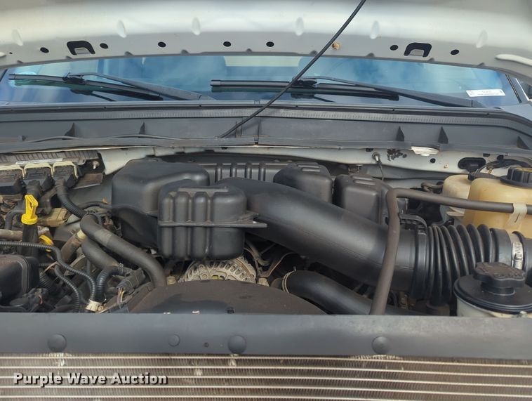 image for item OL9187 2016 Ford F350 Super Duty  flatbed pickup truck