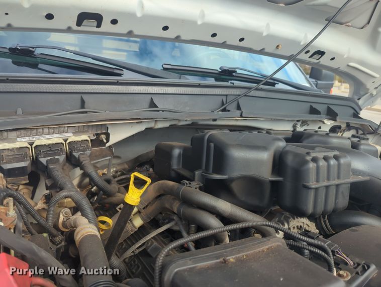 image for item OL9187 2016 Ford F350 Super Duty  flatbed pickup truck