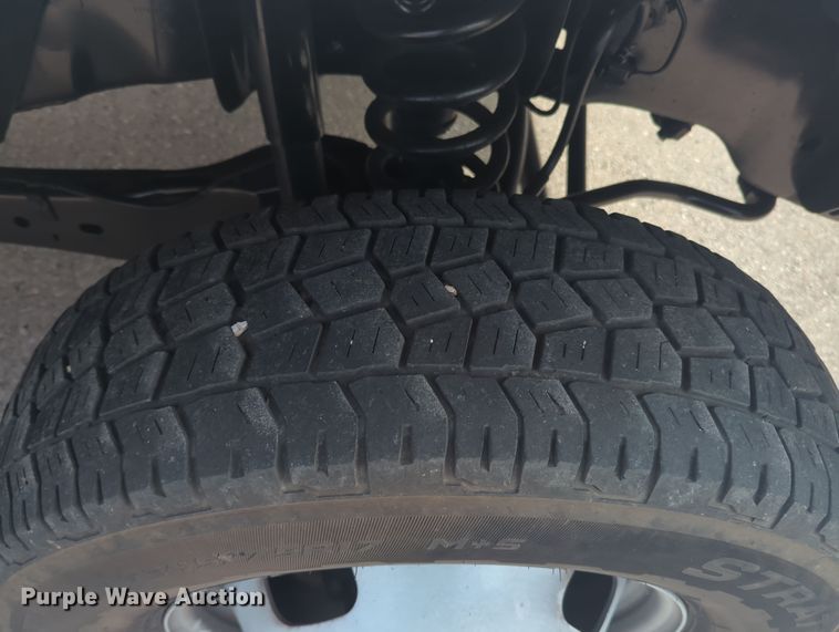 image for item OL9187 2016 Ford F350 Super Duty  flatbed pickup truck