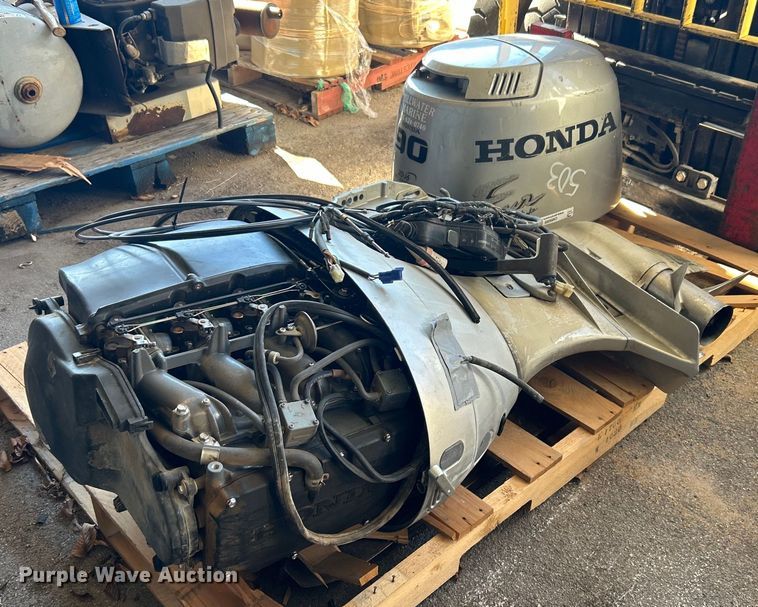 image for item OM9089 2000 Honda  outboard engine