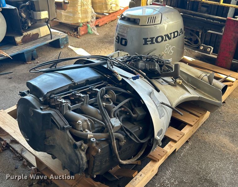 image for item OM9089 2000 Honda  outboard engine