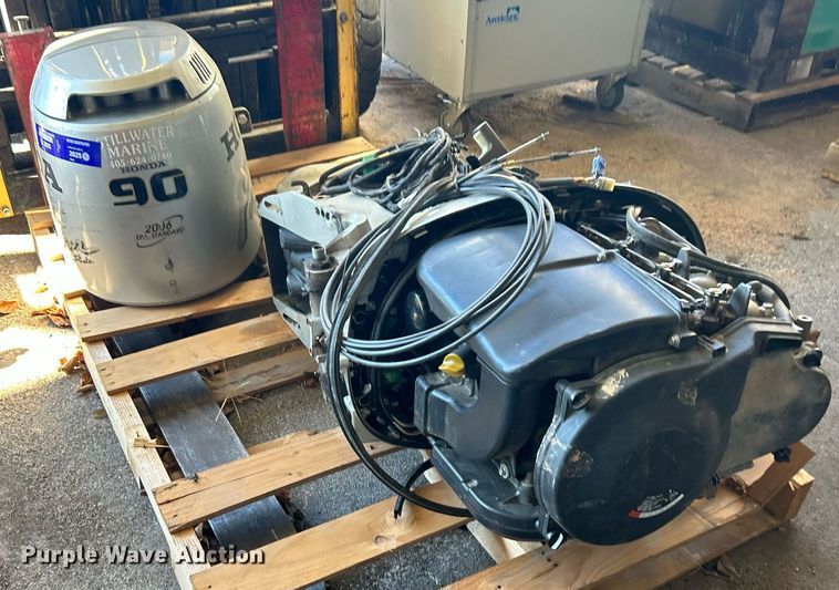 image for item OM9089 2000 Honda  outboard engine