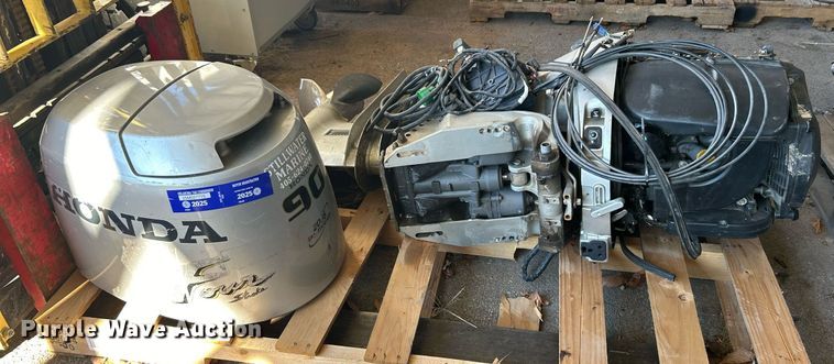 image for item OM9089 2000 Honda  outboard engine