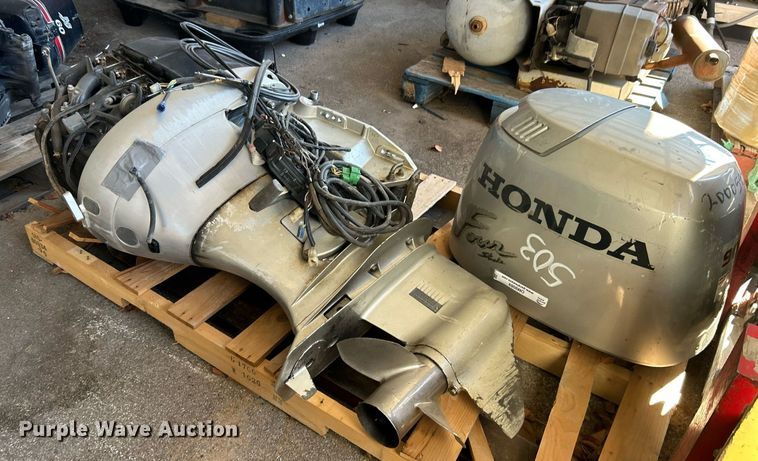 image for item OM9089 2000 Honda  outboard engine