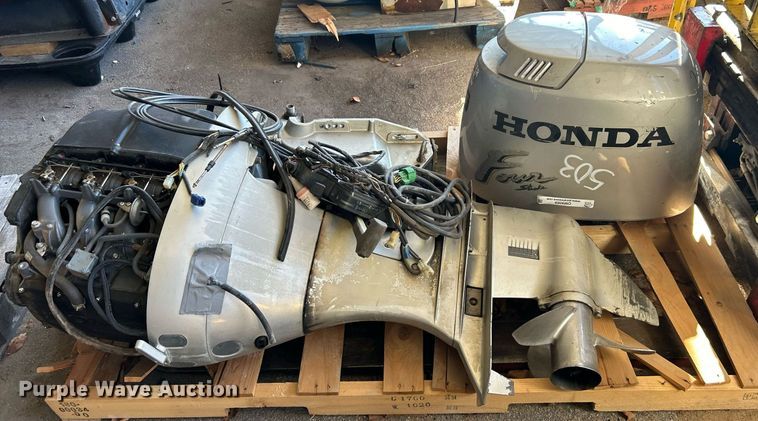 image for item OM9089 2000 Honda  outboard engine