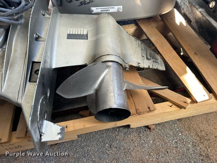 image for item OM9089 2000 Honda  outboard engine