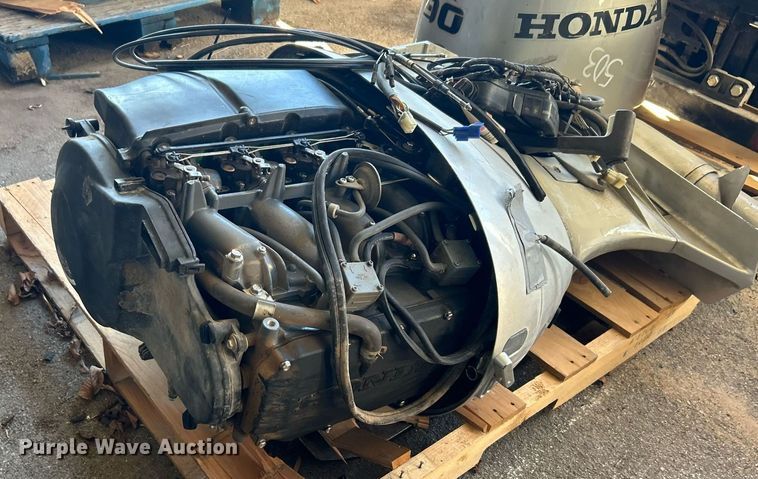 image for item OM9089 2000 Honda  outboard engine